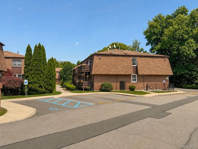 124 New Holland Village, Nanuet, NY 10954