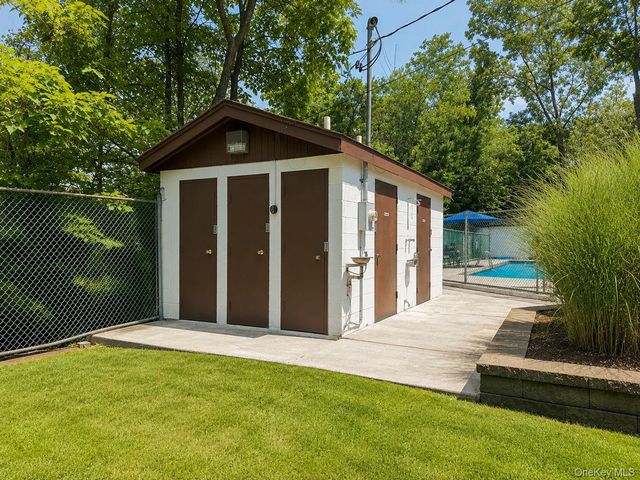124 New Holland Village, Nanuet, NY 10954