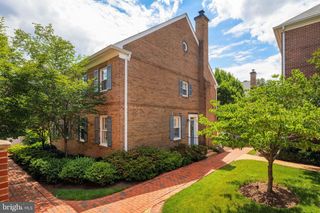 1039 N PITT ST, Alexandria, VA 22314