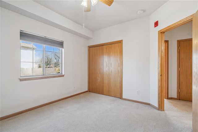 3036 Center Point Rd 203, Cedar Rapids, IA 52402