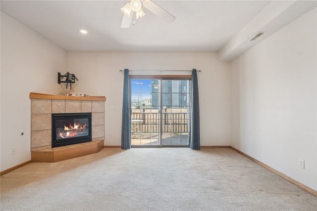 3036 Center Point Rd 203, Cedar Rapids, IA 52402