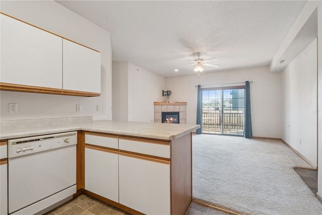 3036 Center Point Rd 203, Cedar Rapids, IA 52402