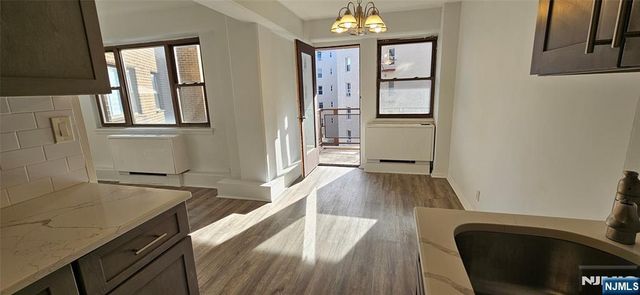 8800 Boulevard East 4B, North Bergen, NJ 07047