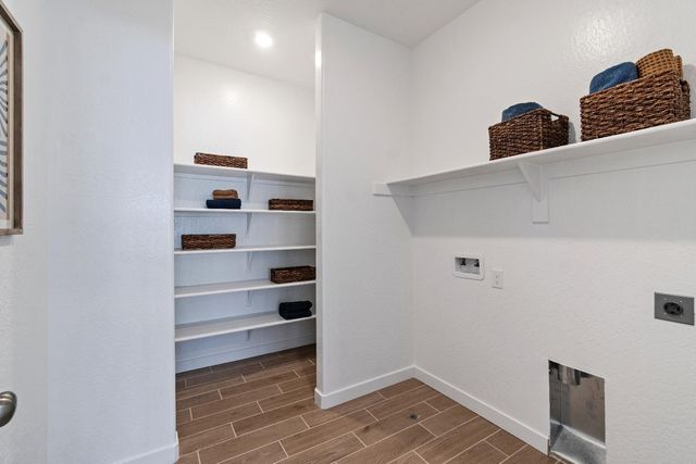 1059 Springtime Avenue, Clovis, CA 93619