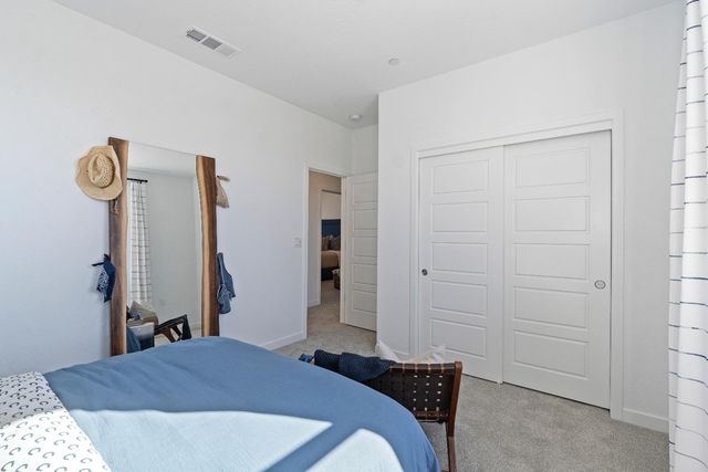 1059 Springtime Avenue, Clovis, CA 93619