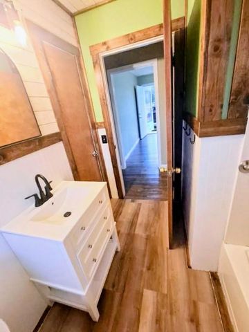 2130 Hampton Road, Wellford, SC 29385