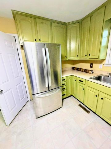 2130 Hampton Road, Wellford, SC 29385