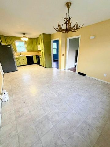 2130 Hampton Road, Wellford, SC 29385