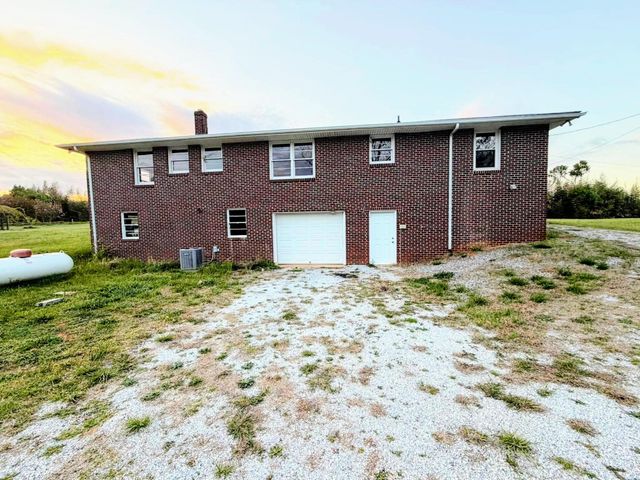 2130 Hampton Road, Wellford, SC 29385