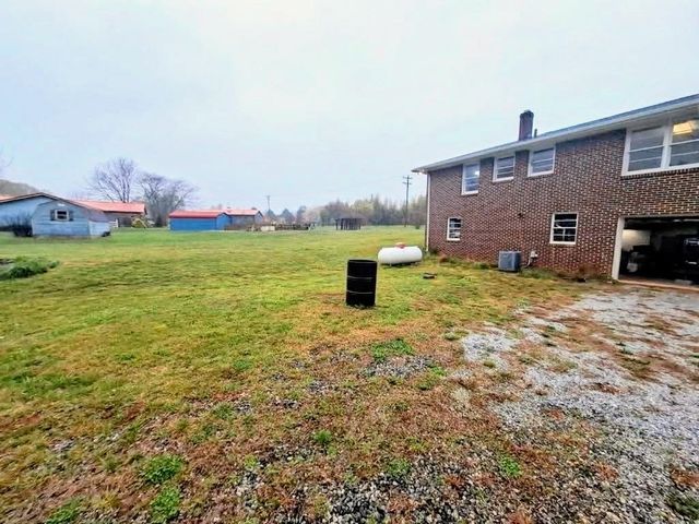 2130 Hampton Road, Wellford, SC 29385