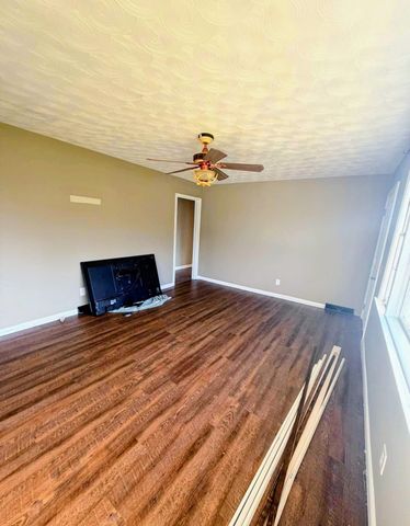 2130 Hampton Road, Wellford, SC 29385