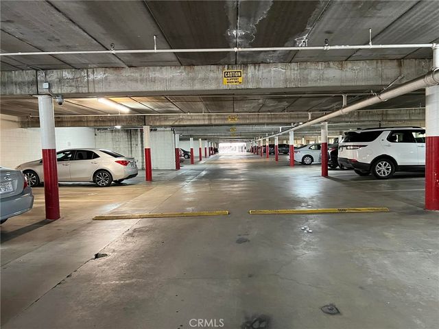 5325 Newcastle 330, Encino, CA 91316