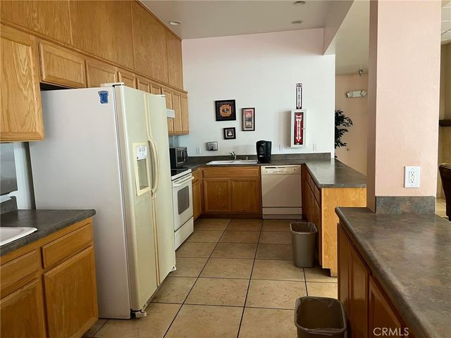 5325 Newcastle 330, Encino, CA 91316