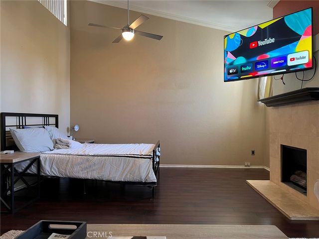 5325 Newcastle 330, Encino, CA 91316