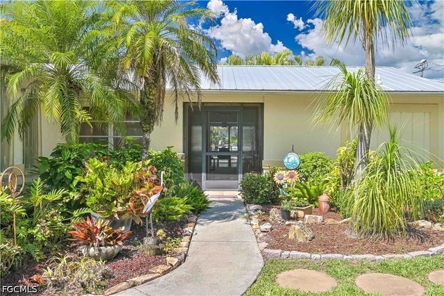 1910 Oak DR, Alva, FL 33920