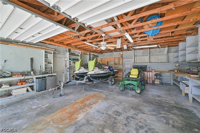 1910 Oak DR, Alva, FL 33920