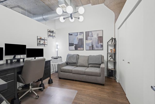 758 N Larrabee Street 718, Chicago, IL 60654