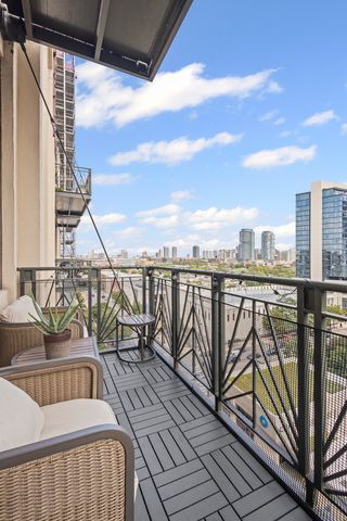 758 N Larrabee Street 718, Chicago, IL 60654