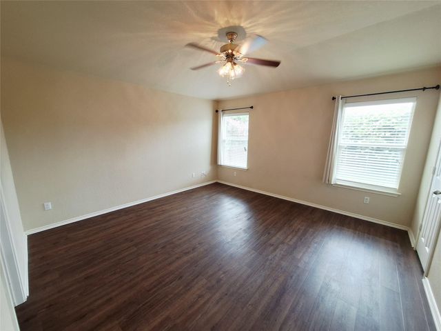 325 Comal RUN, Hutto, TX 78634