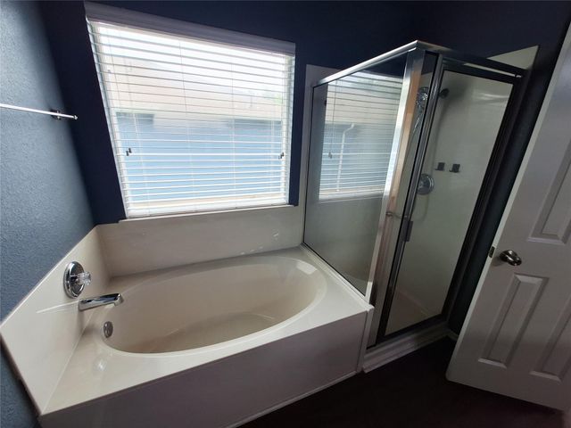 325 Comal RUN, Hutto, TX 78634