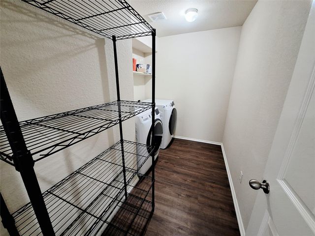 325 Comal RUN, Hutto, TX 78634