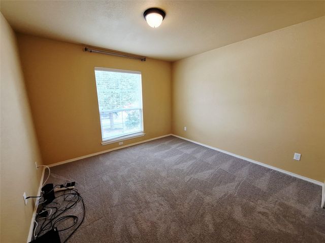 325 Comal RUN, Hutto, TX 78634
