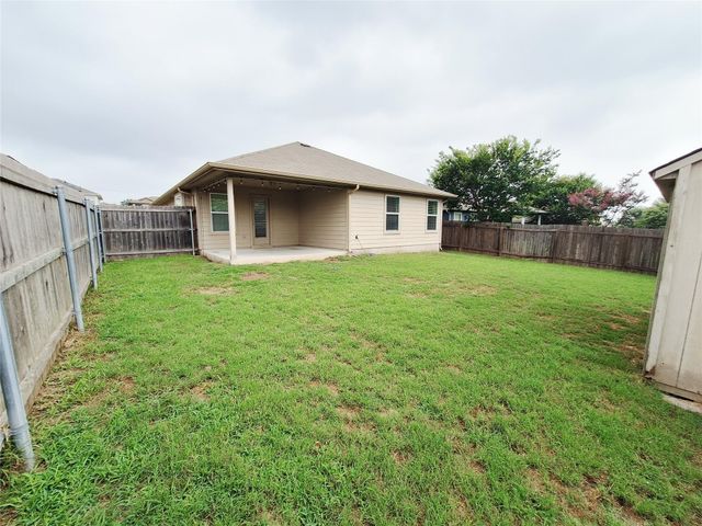 325 Comal RUN, Hutto, TX 78634