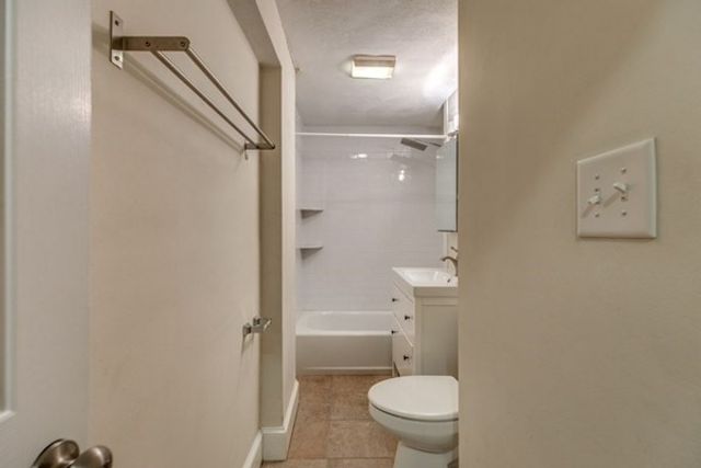 238 S Huntington Ave 1, Boston, MA 02130