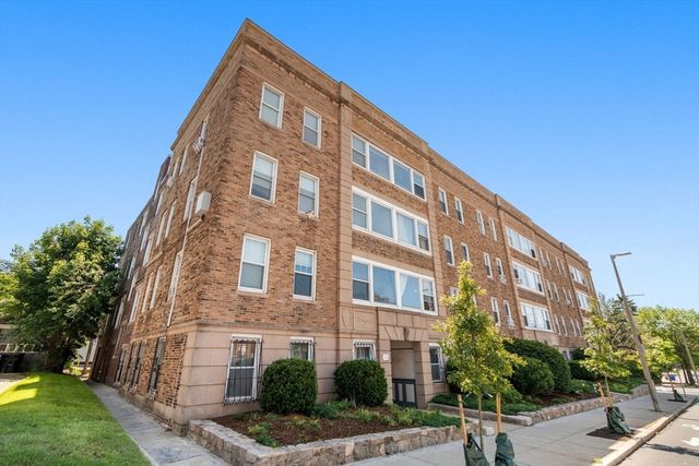 238 S Huntington Ave 1, Boston, MA 02130