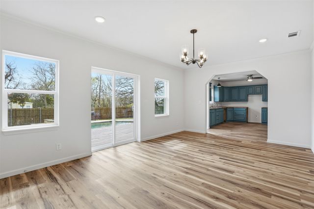 410 S Spears Street, Alvarado, TX 76009