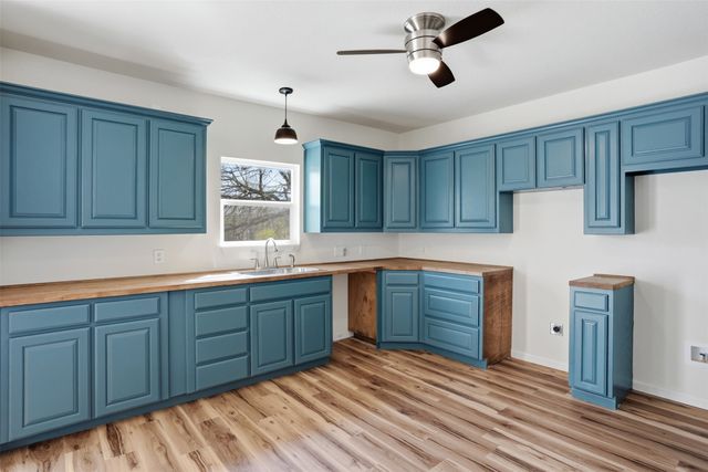 410 S Spears Street, Alvarado, TX 76009