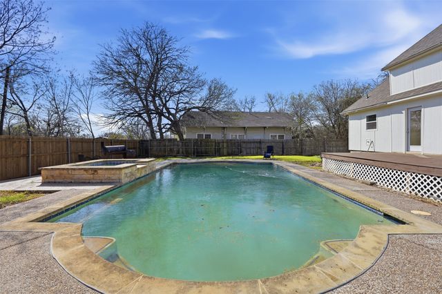 410 S Spears Street, Alvarado, TX 76009