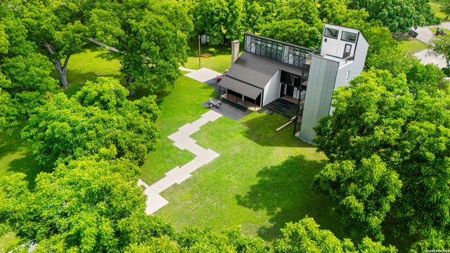 102 Lenz Dr, Seguin, TX 78155