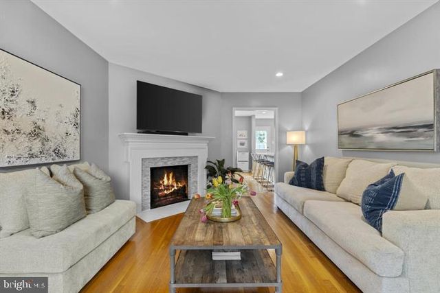 6707 MELROSE DR, Mclean, VA 22101