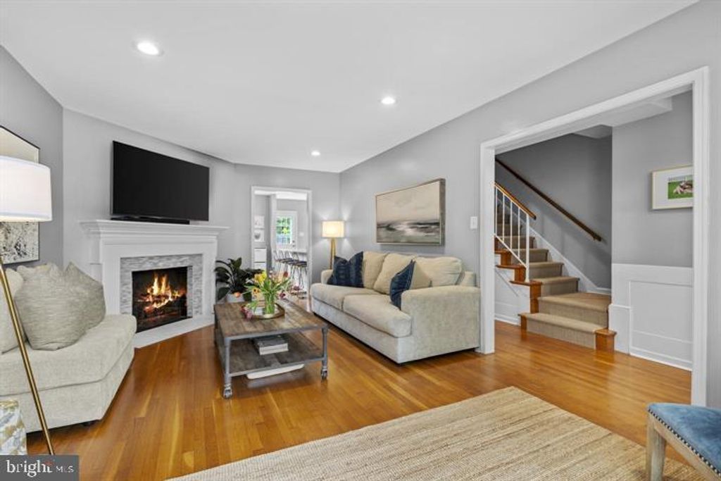 6707 MELROSE DR, Mclean, VA 22101