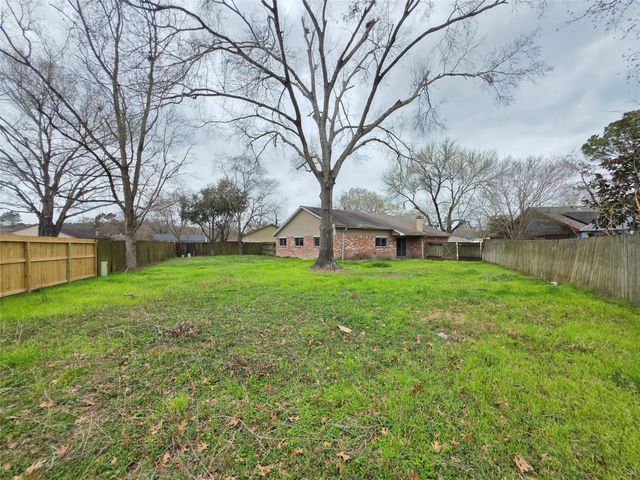 9814 Kiwi Lane, Conroe, TX 77385