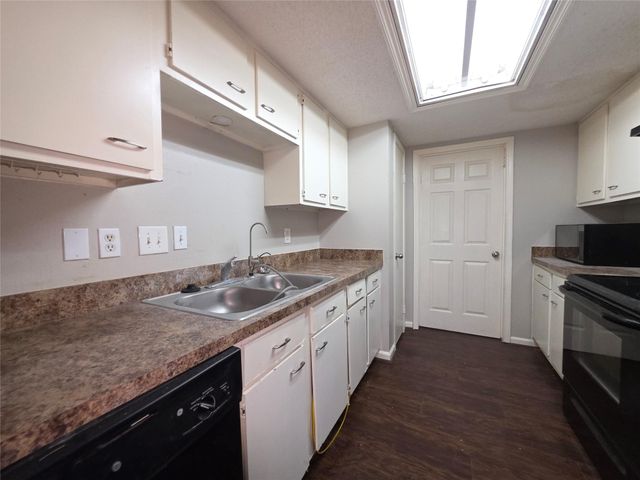 9814 Kiwi Lane, Conroe, TX 77385