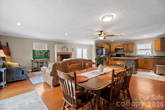 540 Duncan Creek Road, Fletcher, NC 28732