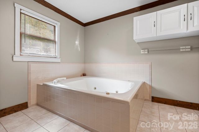 540 Duncan Creek Road, Fletcher, NC 28732
