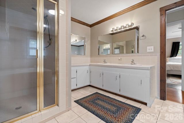 540 Duncan Creek Road, Fletcher, NC 28732