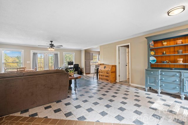 540 Duncan Creek Road, Fletcher, NC 28732
