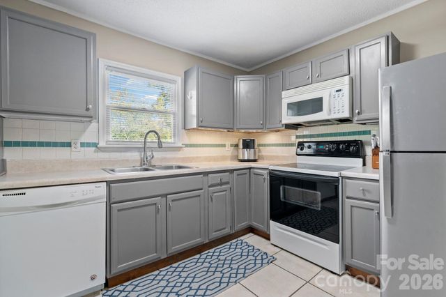 540 Duncan Creek Road, Fletcher, NC 28732