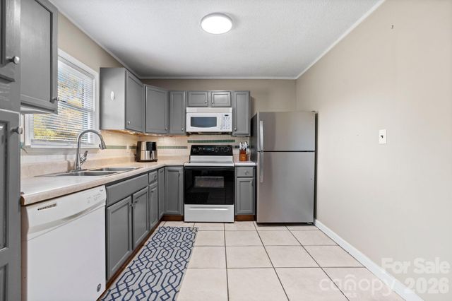 540 Duncan Creek Road, Fletcher, NC 28732