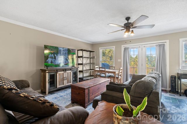 540 Duncan Creek Road, Fletcher, NC 28732