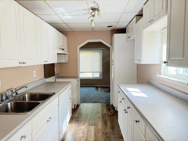 21345 Inkster Road, Farmington, MI 48336