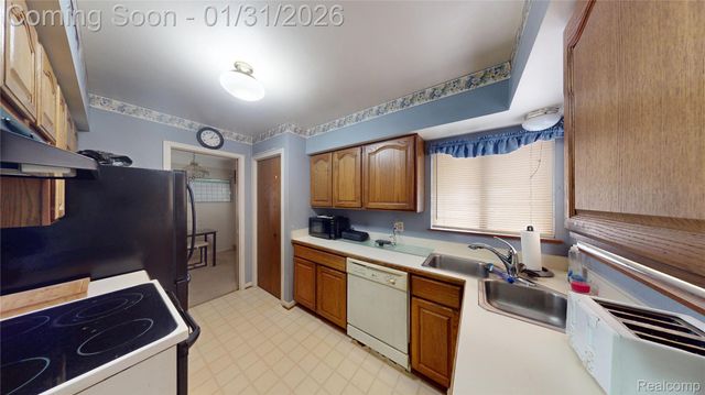 20201 Lochmoor Street, Harper Woods, MI 48225