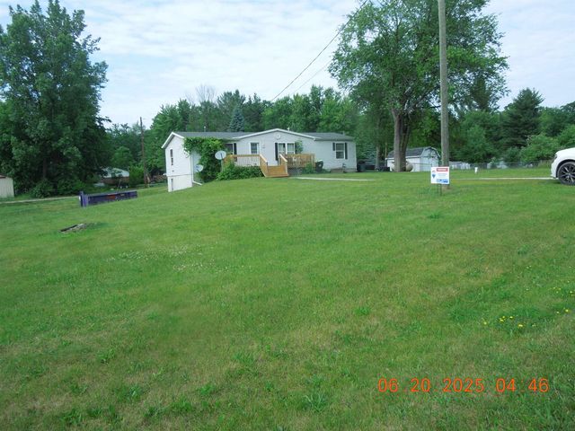 1079 Hemlock Street, Beaverton, MI 48612