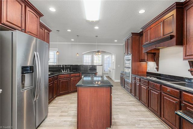 259 Lynne Terry Drive, Thomasville, NC 27360