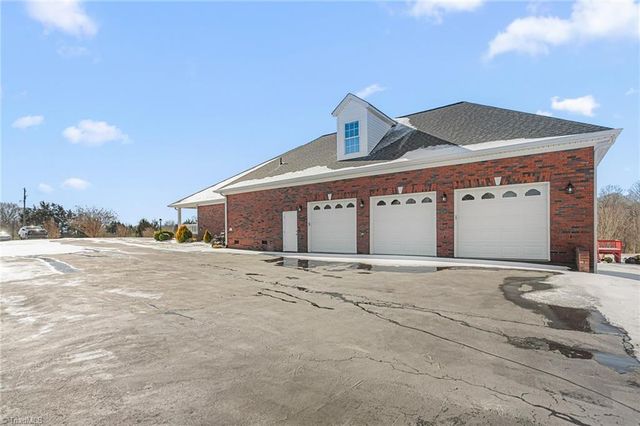 259 Lynne Terry Drive, Thomasville, NC 27360