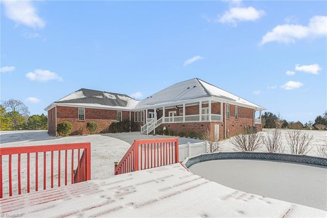 259 Lynne Terry Drive, Thomasville, NC 27360